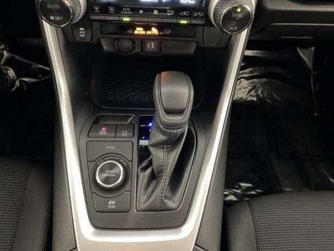 Used 2023 Toyota RAV4 LE image 21