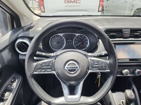 Used 2022 Nissan Versa S FWD image 19