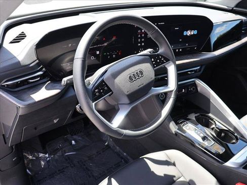 Certified 2025 Audi Q5 Premium w/ Convenience Package AWD/4WD image 13