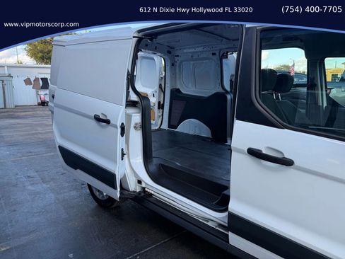 Used 2018 Ford Transit Connect XLT image 14