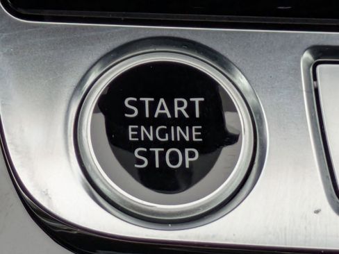 Used 2025 Audi Q8 Prestige w/ Prestige Package image 17