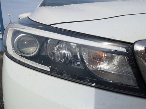 Used 2017 Kia Forte LX image 10