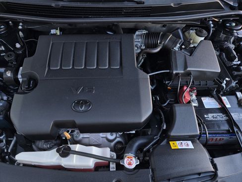 Certified 2018 Toyota Avalon XLE Plus w/ Carpet Mat Package image 27