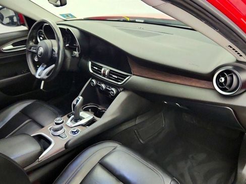 Used 2020 Alfa Romeo Giulia Ti w/ Active Blind Spot Package AWD/4WD image 26