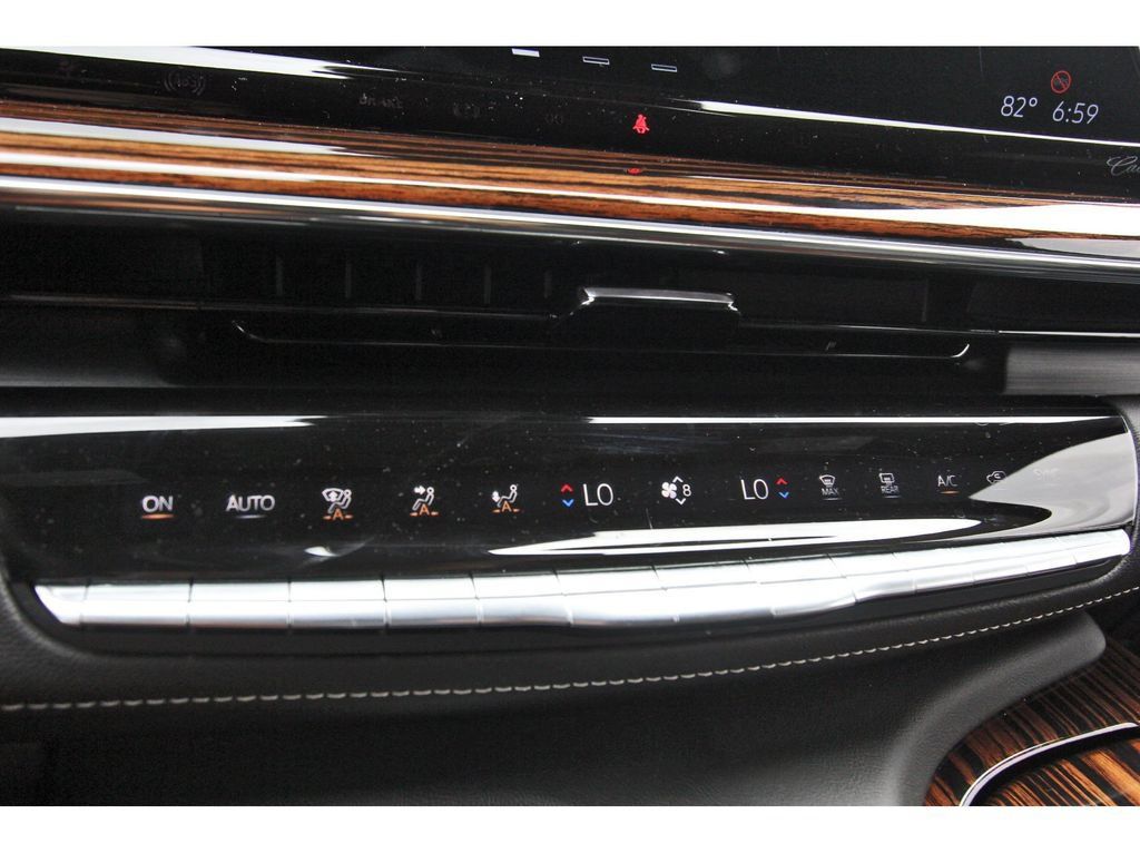 Used 2024 Cadillac Escalade ESV Luxury RWD image 24