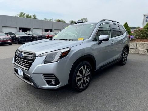 Used 2023 Subaru Forester Limited AWD/4WD image 3