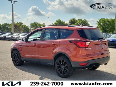 Used 2019 Ford Escape SE FWD image 4