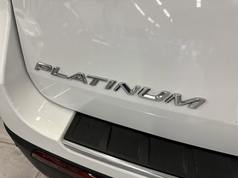 Used 2022 Ford Explorer Platinum w/ Equipment Group 601A image 11