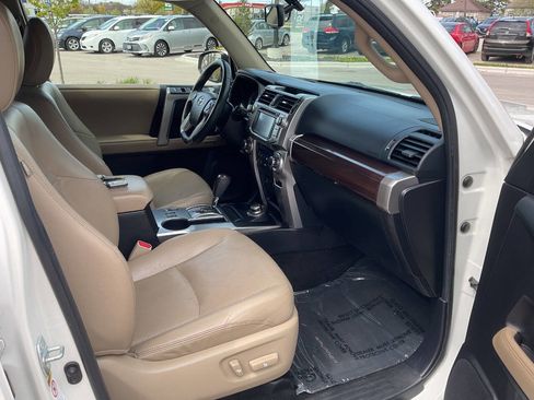 Used 2014 Toyota 4Runner Limited AWD/4WD image 44