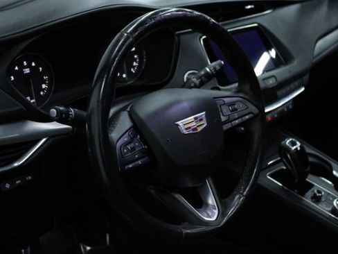 Used 2019 Cadillac XT4 Premium Luxury image 14