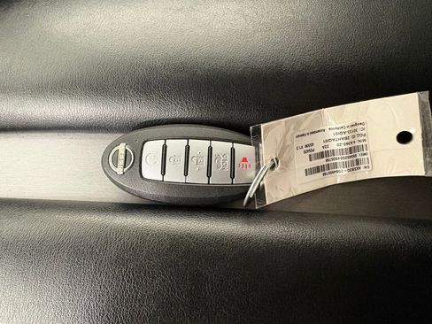 Used 2023 Nissan Murano SV image 32