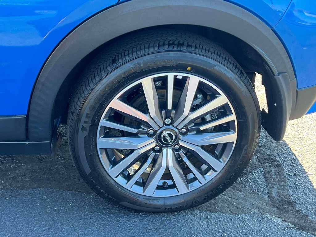 Used 2023 Nissan Kicks SV FWD image 11