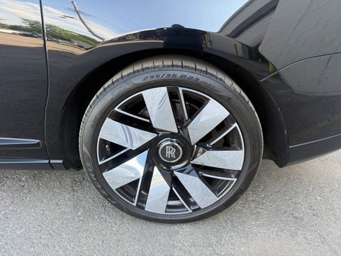 Used 2019 Rolls-Royce Cullinan AWD/4WD image 24
