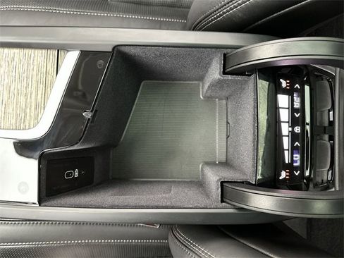 Certified 2023 Volvo XC90 B6 Ultimate w/ Protection Package Premier image 21