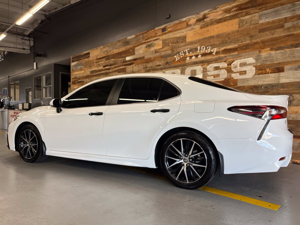 Used 2023 Toyota Camry SE w/ Audio Upgrade Package FWD image 18