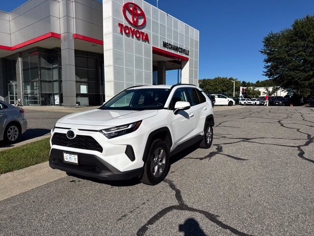 Used 2025 Toyota RAV4 XLE AWD/4WD image 1
