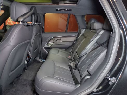 New 2026 Land Rover Range Rover SE AWD/4WD image 24