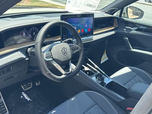 New 2026 Volkswagen Tiguan SEL R-Line AWD/4WD image 13
