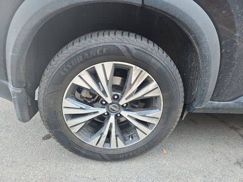 Used 2023 Nissan Rogue SV image 27