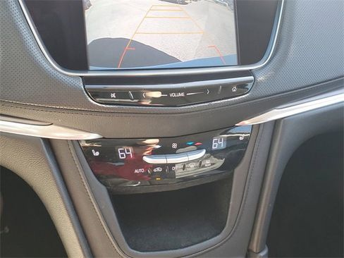 Used 2017 Cadillac XT5 Luxury image 28