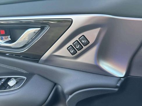 Used 2025 Subaru Outback Limited image 12