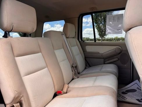 Used 2007 Ford Explorer XLT AWD/4WD image 25