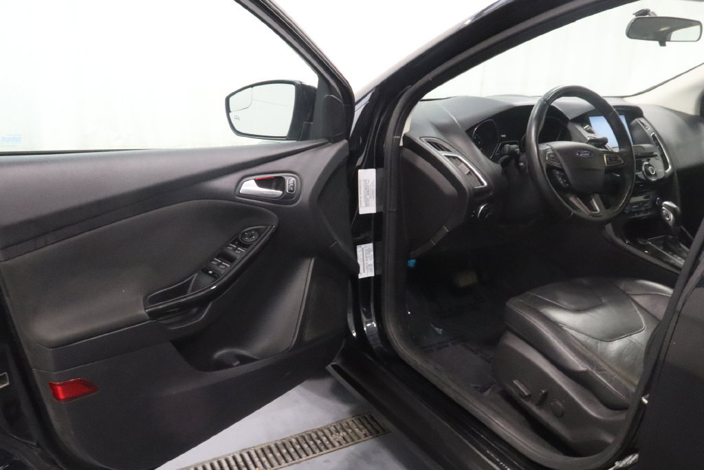 Used 2015 Ford Focus Titanium FWD image 8