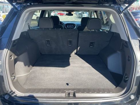 Certified 2022 GMC Terrain SLE w/ Driver Convenience Package image 15