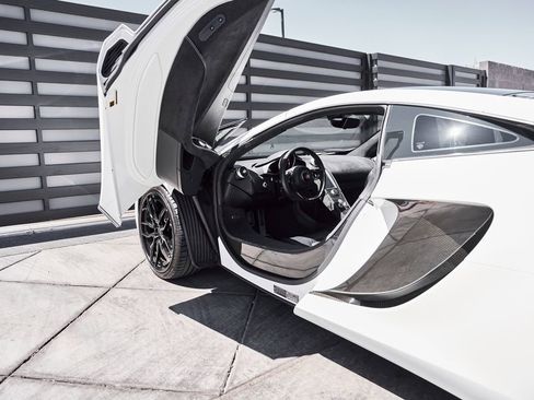 Used 2012 McLaren MP4-12C Coupe RWD image 31