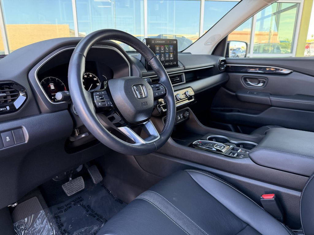 Used 2025 Honda Pilot Touring image 32