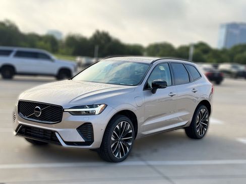 New 2026 Volvo XC60 T8 Ultra w/ Protection Package Premier AWD/4WD image 3