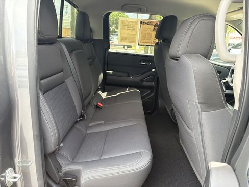 Used 2024 Nissan Frontier SV w/ SV Convenience Package RWD image 33