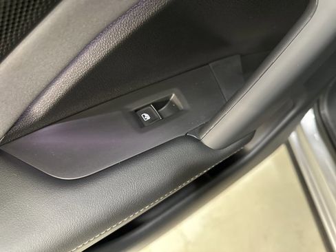 New 2026 Volkswagen Tiguan SE image 25