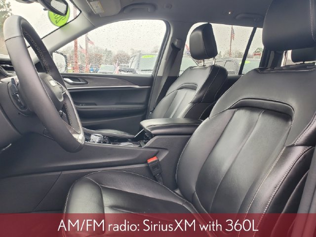 Used 2023 Jeep Grand Cherokee Limited AWD/4WD image 13