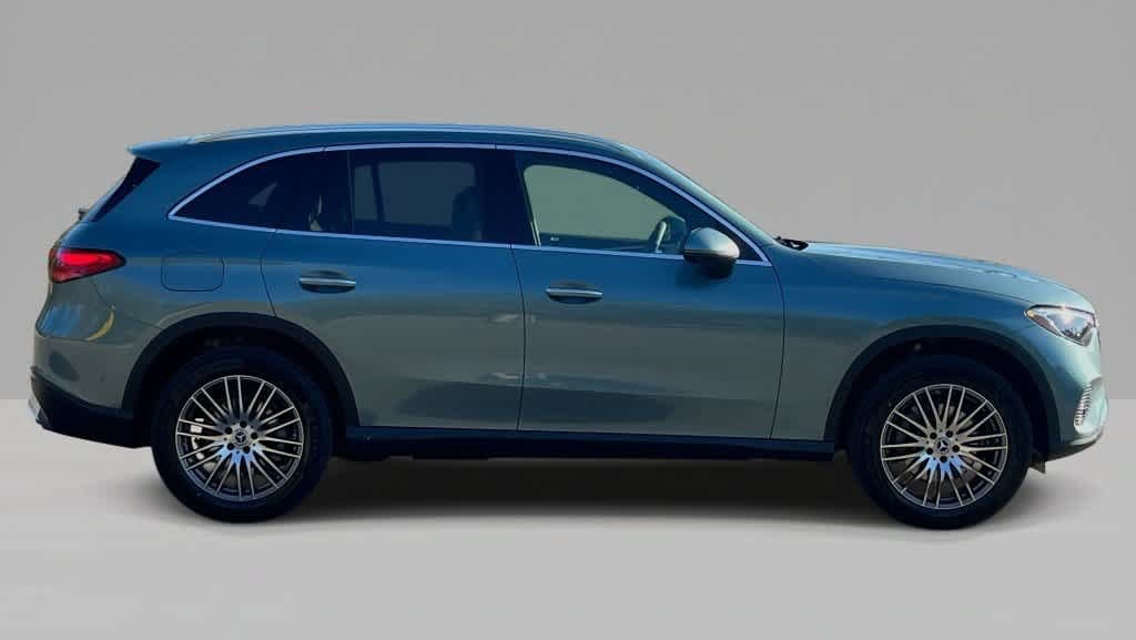 Used 2027 Mercedes-Benz GLC 300 4MATIC image 9
