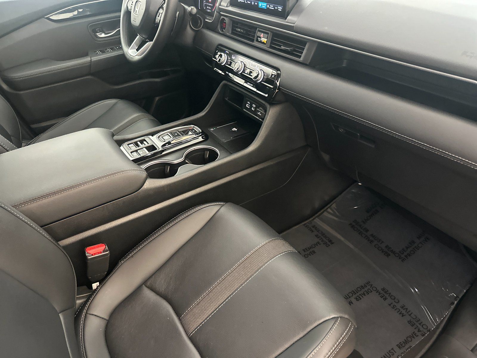 Used 2025 Honda Pilot Touring image 17
