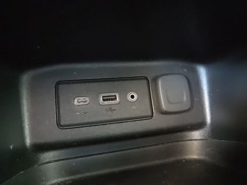 Used 2020 Chevrolet Equinox LT w/ Driver Convenience Package AWD/4WD image 15