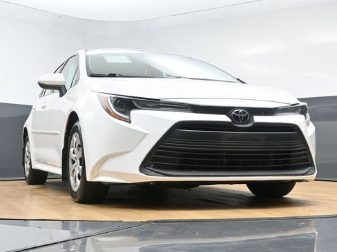 Used 2024 Toyota Corolla LE FWD image 46