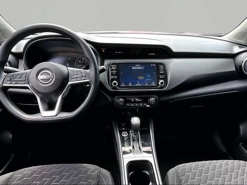 Used 2022 Nissan Kicks SV FWD image 8