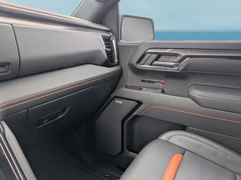 Used 2025 GMC Sierra 1500 AT4 w/ AT4 Preferred Package image 28