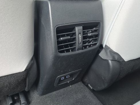 Used 2023 Toyota Corolla Cross LE image 14