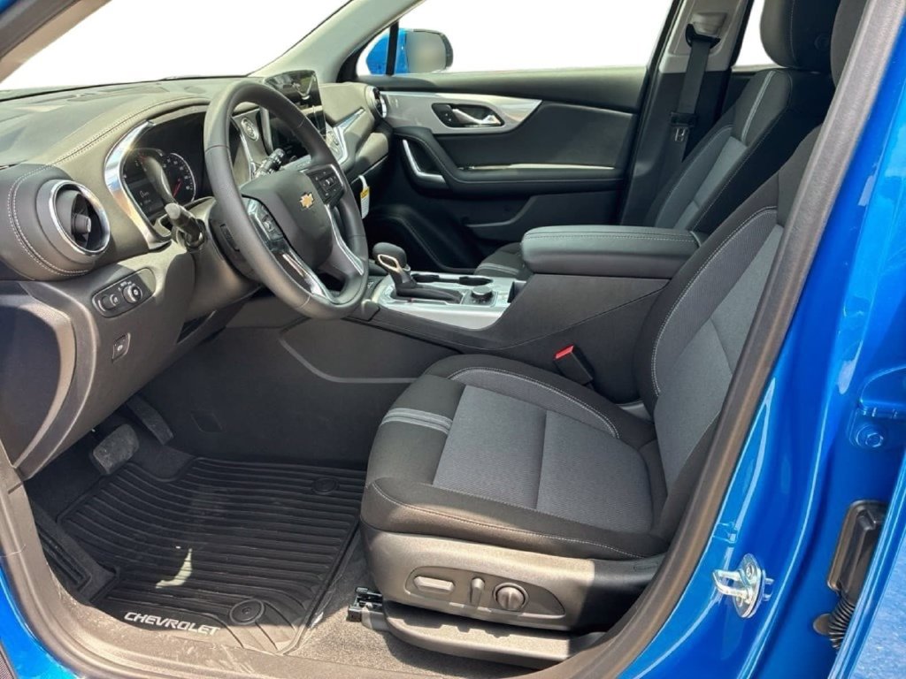 New 2026 Chevrolet Blazer LT w/ Convenience Package FWD image 20