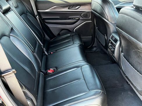 Used 2024 Jeep Grand Cherokee Limited 4xe image 17