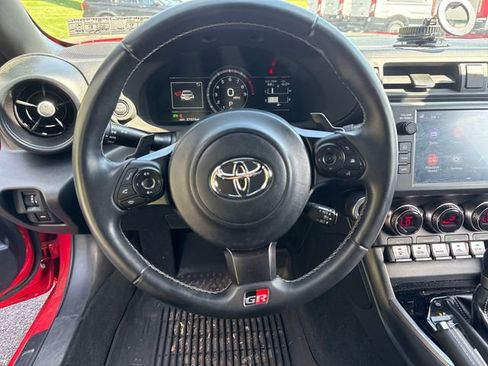 Used 2024 Toyota GR86 RWD image 18