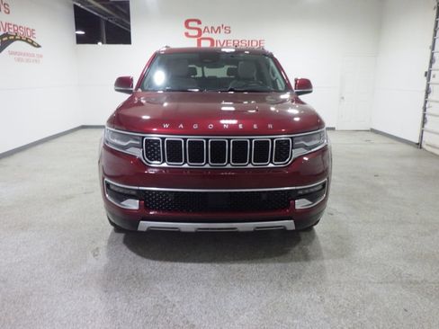 Used 2022 Jeep Wagoneer Series III w/ Premium Group I AWD/4WD image 6