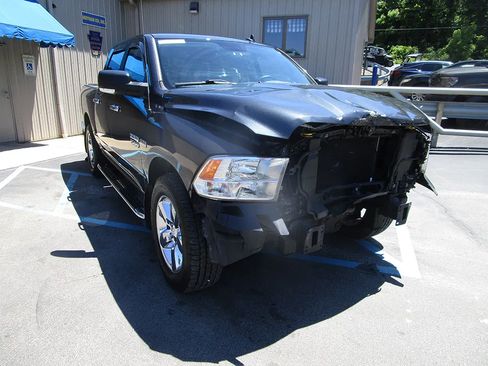 Used 2017 RAM 1500 SLT AWD/4WD image 5