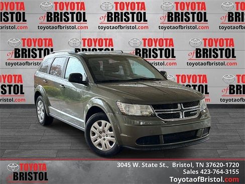 Used 2017 Dodge Journey SE image 1