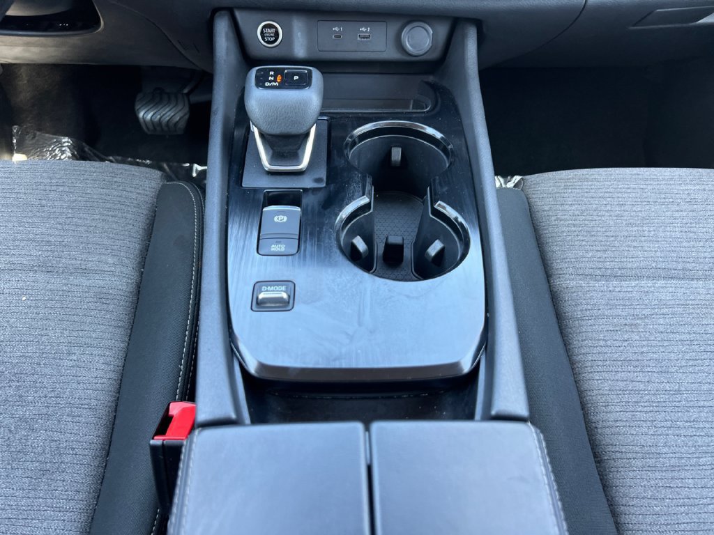 Used 2022 Nissan Rogue SV FWD image 11