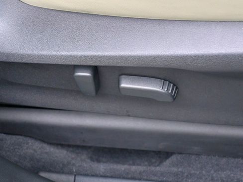 Certified 2022 Subaru Ascent Limited w/ Technology Package image 27