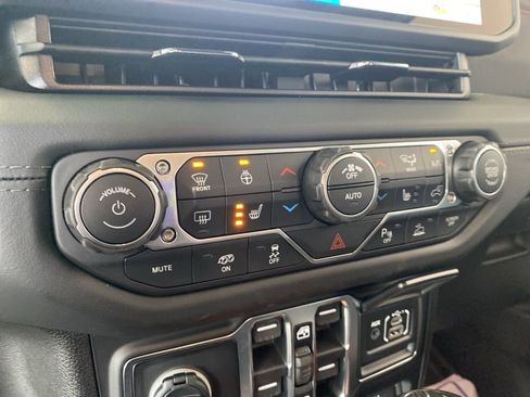 New 2026 Jeep Wrangler Unlimited Rubicon 392 w/ Quick Order Package 27X Moab AWD/4WD image 29